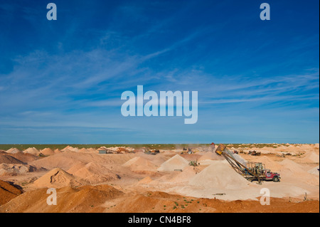 In Australia, in Sud Australia, Coober Pedy, un ventilatore, un carrello per opal mining simbolo di Coober Pedy Foto Stock