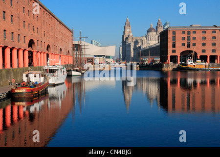Inghilterra Liverpool Merseyside, Albert Dock & Pierhead distanti Foto Stock