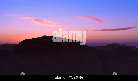 Vista tramonto dalla cima del monte Sinai, Egitto Foto Stock