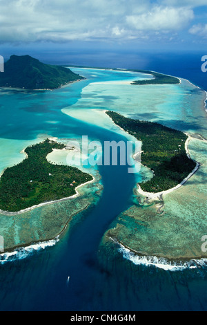 Francia, Polinesia francese, arcipelago sottovento, Maupiti isola, passa Onoiau (vista aerea) Foto Stock