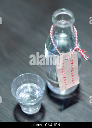 Paesi Bassi, Amsterdam, caratteristica: Amsterdam, Ventimila leghe sotto i mari, acqua dal municipio Foto Stock