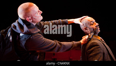 Anthony Burgess' 'A Clockwork Orange' eseguita presso il Theatre Royal Stratford East. Foto Stock