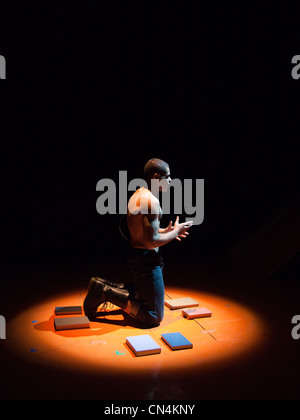 Anthony Burgess' 'A Clockwork Orange' eseguita presso il Theatre Royal Stratford East. Foto Stock