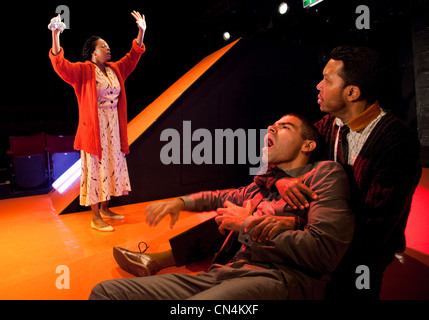 Anthony Burgess' 'A Clockwork Orange' eseguita presso il Theatre Royal Stratford East. Foto Stock