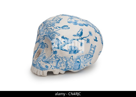 Un teschio umano scultura a forma di Jacques gallone, ceramista. Sculture en forme de crâne humain du céramiste Jacques gallone. Foto Stock