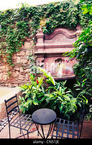 Fontana in una stanza a El Convento Hotel Boutique in Antigua Guatemala Foto Stock
