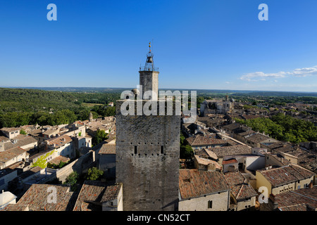 Francia, Gard, Pays d'Uzege, Uzes, Tour de l'Eveque (Torre del Vescovo) visto dalla torre di Bermonde dal castello del Duca Foto Stock