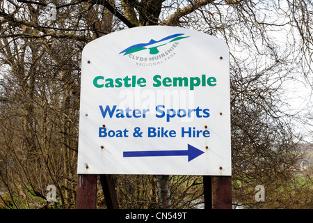 Castle Semple Water Sports Centre indicazioni stradali per il Clyde Muirshiel Regional Park, Lochwinnoch, Renfrewshire, Scozia, Regno Unito Foto Stock