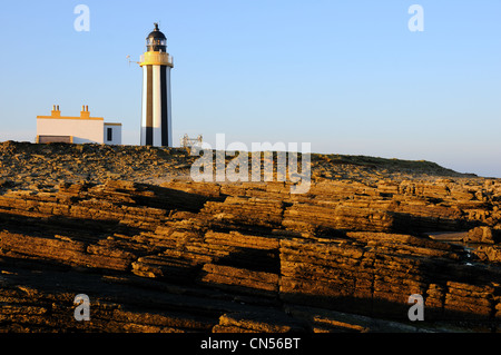 Il punto di inizio faro al tramonto, Sanday, Orkney Foto Stock