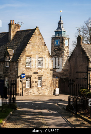 Stirling Old Town and the old Tollbooth clock tower, Scotland. Foto Stock