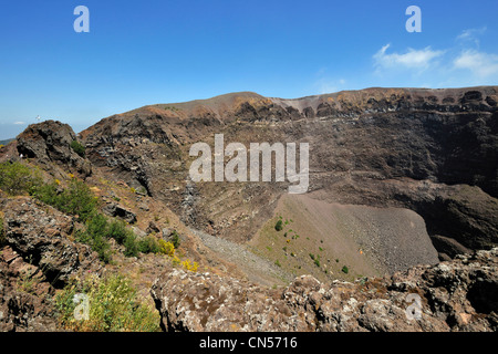 L'Italia, Campania, la strada verso la cima del cratere del Vesuvio Foto Stock