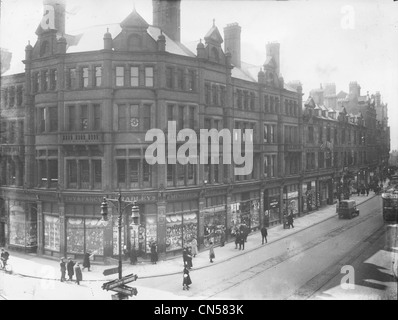 Bradley's Toy e fantasia Emporium, Lichfield Street, Wolverhampton, nei primi anni del XX secolo. Foto Stock