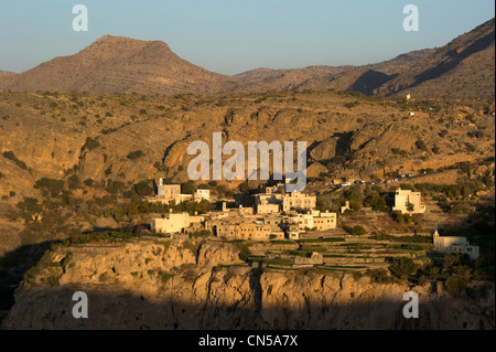 Il sultanato di Oman, Al Dakhiliyah Regione, Western montagne Hajar, Jebel Akhdar e Saiq altopiano, Al Ain Foto Stock