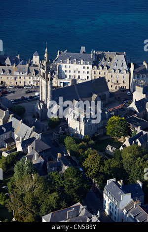 Francia, Finisterre, Roscoff, eglise Notre Dame de Batz Croaz (vista aerea) Foto Stock
