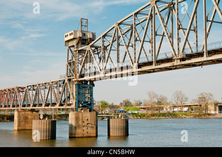 Ponte di giunzione è un pedone e bicicletta ponte che collega la città di Little Rock e North Little Rock, Arkansas Foto Stock