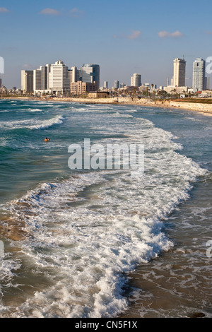 Israele, Tel Aviv, fronte mare vista da Jaffa district Foto Stock