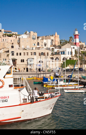 Israele, Tel Aviv, Jaffa, città vecchia, faro su uno dei più antichi porti del mondo Foto Stock