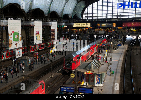 Germania, Amburgo, capitale verde europea 2011, la stazione ferroviaria principale Foto Stock