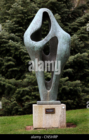 Figura per il Paesaggio (1960), scultura in bronzo di Barbara Hepworth, la Exeter University. Foto Stock