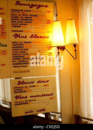 Francia, Parigi, caratteristica: 25 bistro parigino, generale round di bevande, Le Rubis Bistrot, 10 Rue du Marche Saint Honore Foto Stock