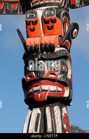 Canada, British Columbia, Vancouver Island, isola di cormorani, Alert Bay, territorio Nimkish, Kwakwaka'wakw tribù indiana, Totem Foto Stock