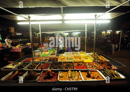 Malaysia, Kelantan Stato, Kota Bharu, il mercato notturno (Pasar Malam) Foto Stock