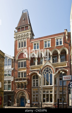 L'Istituto Brassey. Ora la libreria Hastings. St Leonards on Sea, East Sussex, England, Regno Unito Foto Stock