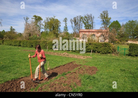 Francia, Seine et Marne, Vernou la Celle, Chateau de Graville (castello di Graville), Emmanuelle Bouisson è la cancellazione del suolo Foto Stock