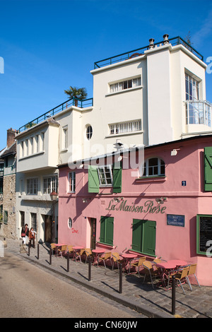 Francia, Parigi, la Butte Montmartre, la facciata del ristorante La Maison Rose dipinta da Utrillo situato sulla strada Abreuvoir Foto Stock