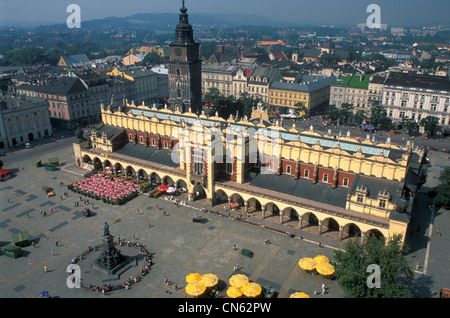 Polonia, Piccola Polonia regione, Cracovia, città vecchia (Stare Miasto) elencati come patrimonio mondiale dall' UNESCO, Rynek Glowny (mercato Foto Stock