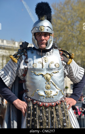 Londra, UK, venerdì 6 aprile 2012. La Wintershall Cast, eseguire "La Passione di Gesù' in Trafalgar Square a Londra il buon F Foto Stock