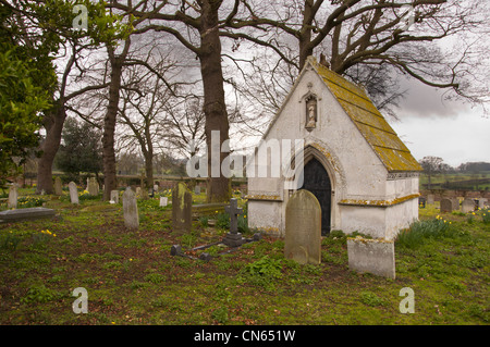 Mausoleo di Sir Robert John Harvey in Kirby Bedon paese chiesa del cimitero di cantiere Foto Stock