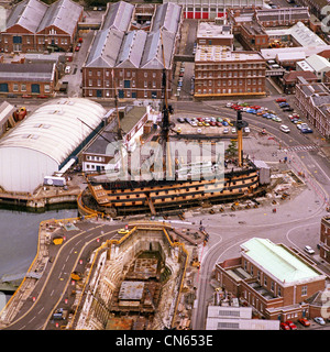 Storico Vista aerea di HMS Victory a Portsmouth Dockyard nel settembre 1984 Foto Stock