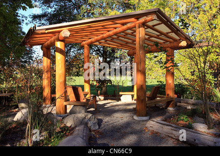 Gazebo all'aperto in un parco. Foto Stock