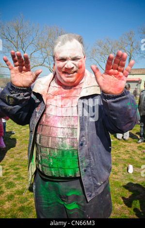 Un uomo a Phagwah in colline di Richmond, Queens. Marzo 20, 2011 Foto Stock