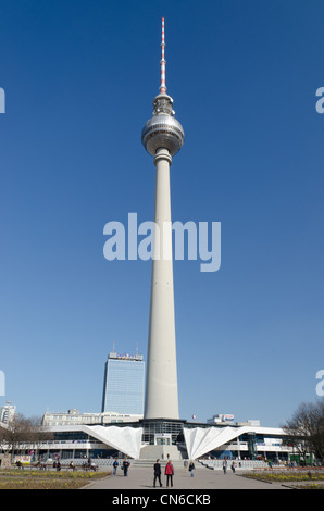 Fernsehturm Berlin torre televisiva, Alexanderplatz Foto Stock