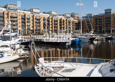 St Katherine's Dock. Londra. In Inghilterra. Foto Stock