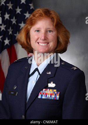 United States Air Force Il colonnello Kimberly Toney, Comandante della 501combattere ala di supporto nel febbraio 2009 Foto Stock