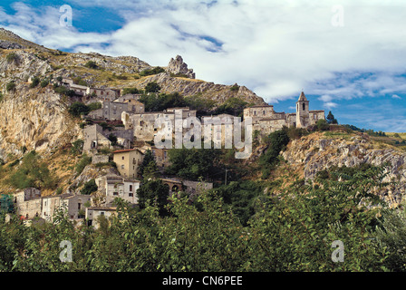 Europa Italia Abruzzo Gran Sasso Monti della Laga parco nazionale in provincia di Pescara Corvara View Foto Stock