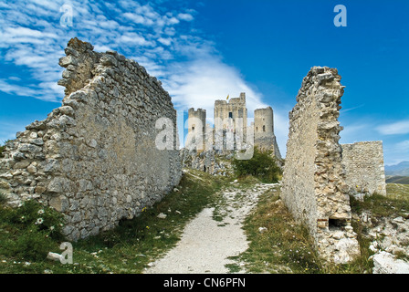 Europa Italia Abruzzo Gran Sasso e Monti della Laga Park Provincia di L'Aquila Rocca Calascio Fortezza Foto Stock