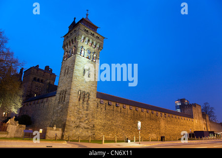 Vista esterna del Castello di Cardiff a Cardiff, nel Galles. Foto Stock