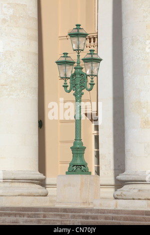 Lampione al di fuori del Teatro Bolshoy di Mosca, Russia Foto Stock