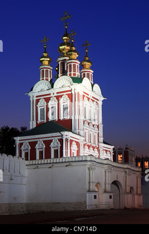 L'over-the-Gate Chiesa della Trasfigurazione (1683-1685) del Convento Novodevichy a Mosca, Russia Foto Stock