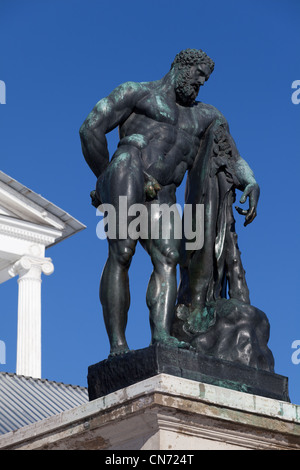 Statua colossale di Ercole fusa in bronzo di Cameron Gallery Carskoe Selo, Pushkin, San Pietroburgo Foto Stock