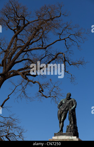 Statua colossale di Ercole fusa in bronzo di Cameron Gallery Carskoe Selo, Pushkin, San Pietroburgo Foto Stock