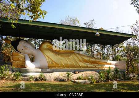 Enorme statua reclinata, Thailandia Foto Stock