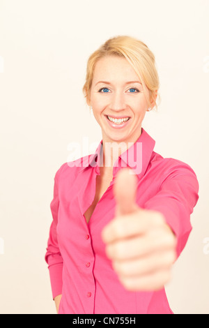 Donna sorridente Foto Stock