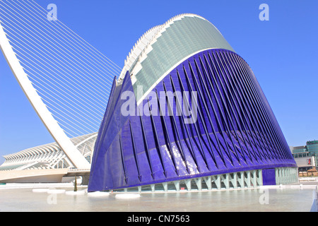 Santiago Calatrava di L'Assut de D'or bridge e l'Agorà di città delle Arti e delle Scienze di Valencia Spagna Foto Stock