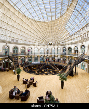 Interni dello storico Corn Exchange, Leeds, West Yorkshire, Inghilterra Foto Stock