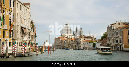 Santa Maria della Salute, Grand Canal, Venezia, Italia, in fase di restauro esterno, settembre 2008. Foto Stock